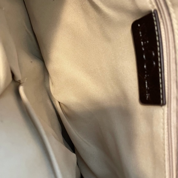 Gorgeous faux cream and brown purse - Picture 3 of 4